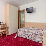 Garni Ciamorc Hotel *