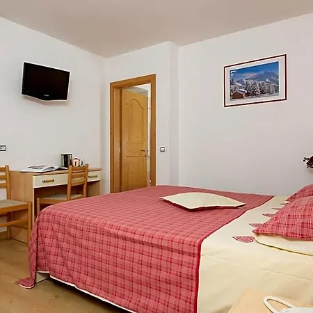 Garni Ciamorc Hotel *
