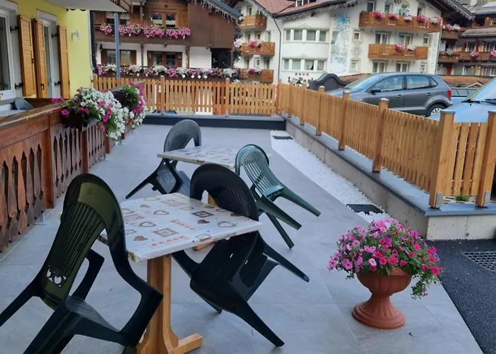 Garni Ciamorc Отель *