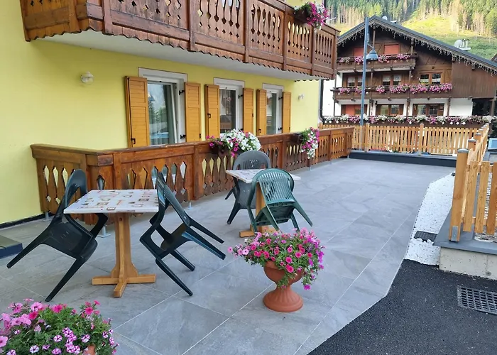 Garni Ciamorc Отель *