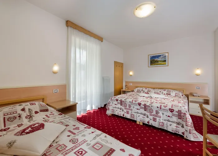 Garni Ciamorc Канацеи