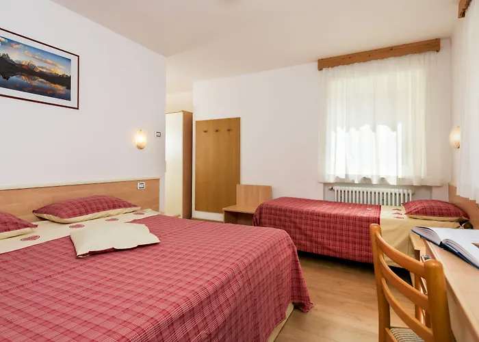 Garni Ciamorc Отель Канацеи