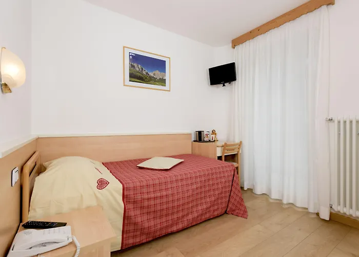 Garni Ciamorc Канацеи