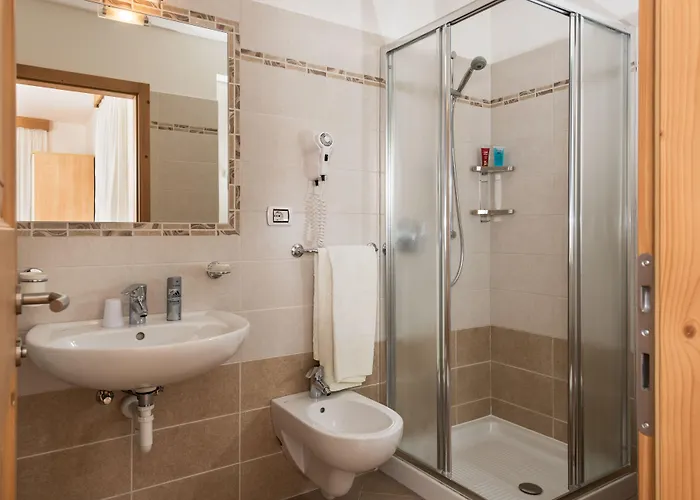 Garni Ciamorc Отель Канацеи