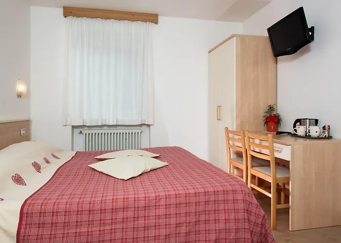 Garni Ciamorc Отель