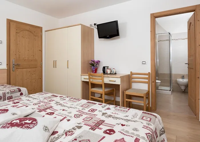 Garni Ciamorc Hotel *